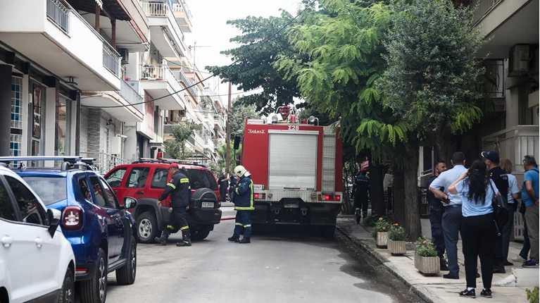 Φωτιά σε διαμέρισμα στην Καισαριανή – Διασώθηκε μία ηλικιωμένη