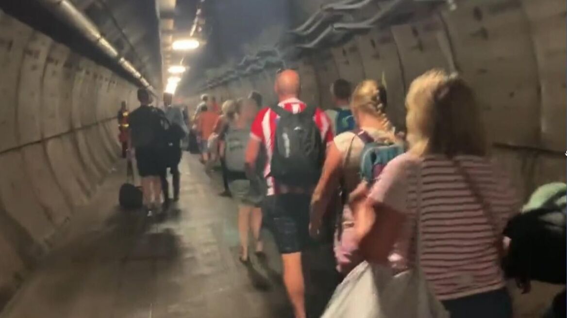 Πέντε ώρες αποκλεισμένοι στο τούνελ της Μάγχης έμειναν επιβάτες – Τρένο έπαθε βλάβη μέσα στη σήραγγα