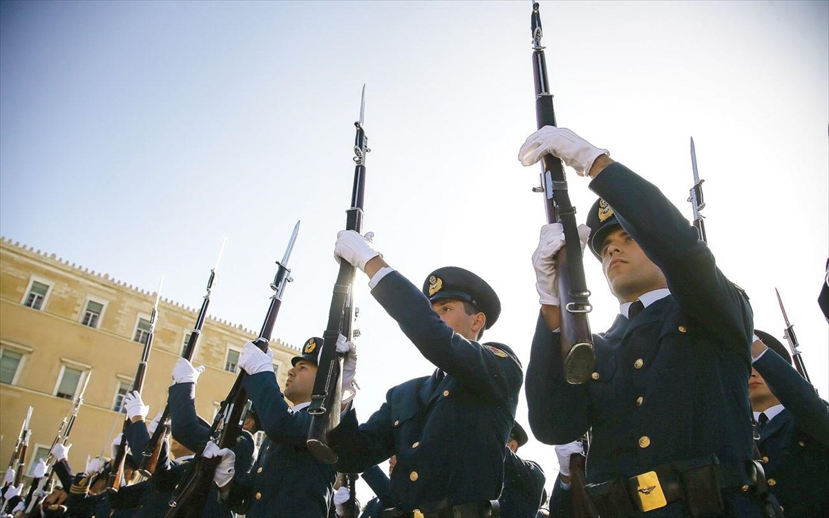 ΓΕΕΘΑ: Με PCR τεστ θα παρουσιάζονται οι επιτυχόντες-ουσες στις σχολές των Ενόπλων Δυνάμεων