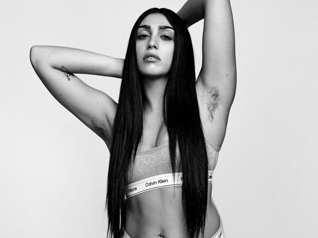 Η κόρη της Μαντόνα κυκλοφόρησε το πρώτο της single – Δείτε το προκλητικό βίντεοκλιπ