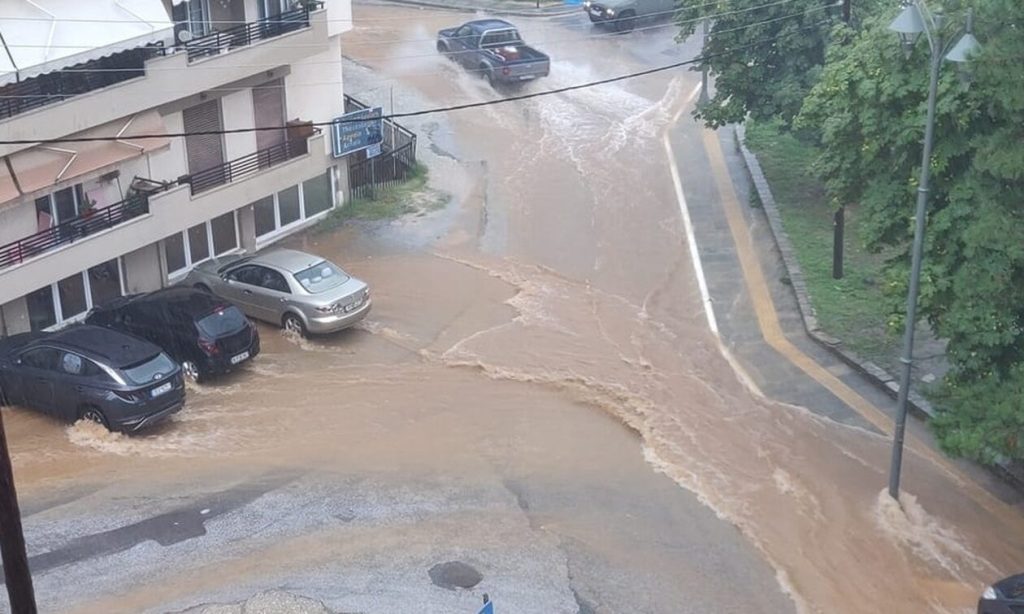 «Μουσώνας» έπληξε τη Χαλκιδική: Μεγάλα προβλήματα στη Σιθωνία (βίντεο)