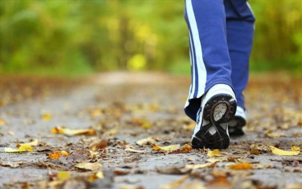 Με 10 λεπτά περπάτημα τη μέρα ένας 85χρονος μπορεί να παρατείνει τη ζωή του σύμφωνα με έρευνα