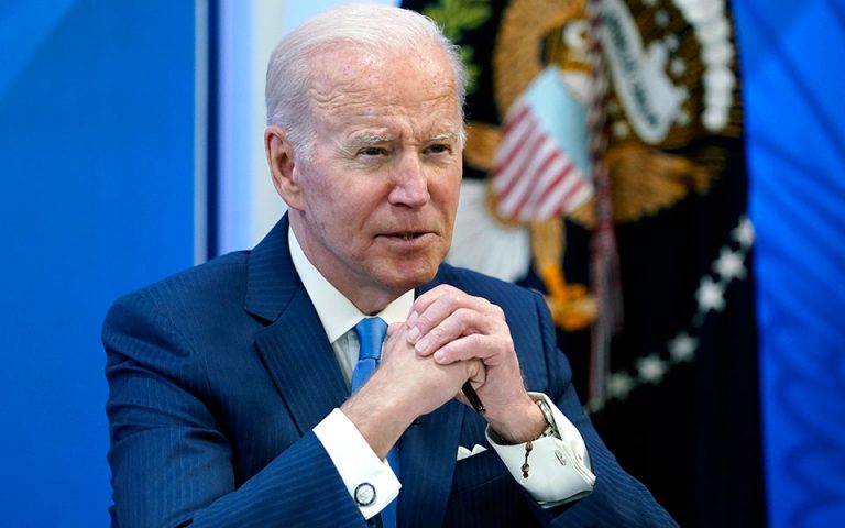 Ο Τ.Μπάιντεν υπερασπίζεται τη διαγραφή χρεών σε φοιτητικά δάνεια παρά τις αντιδράσεις