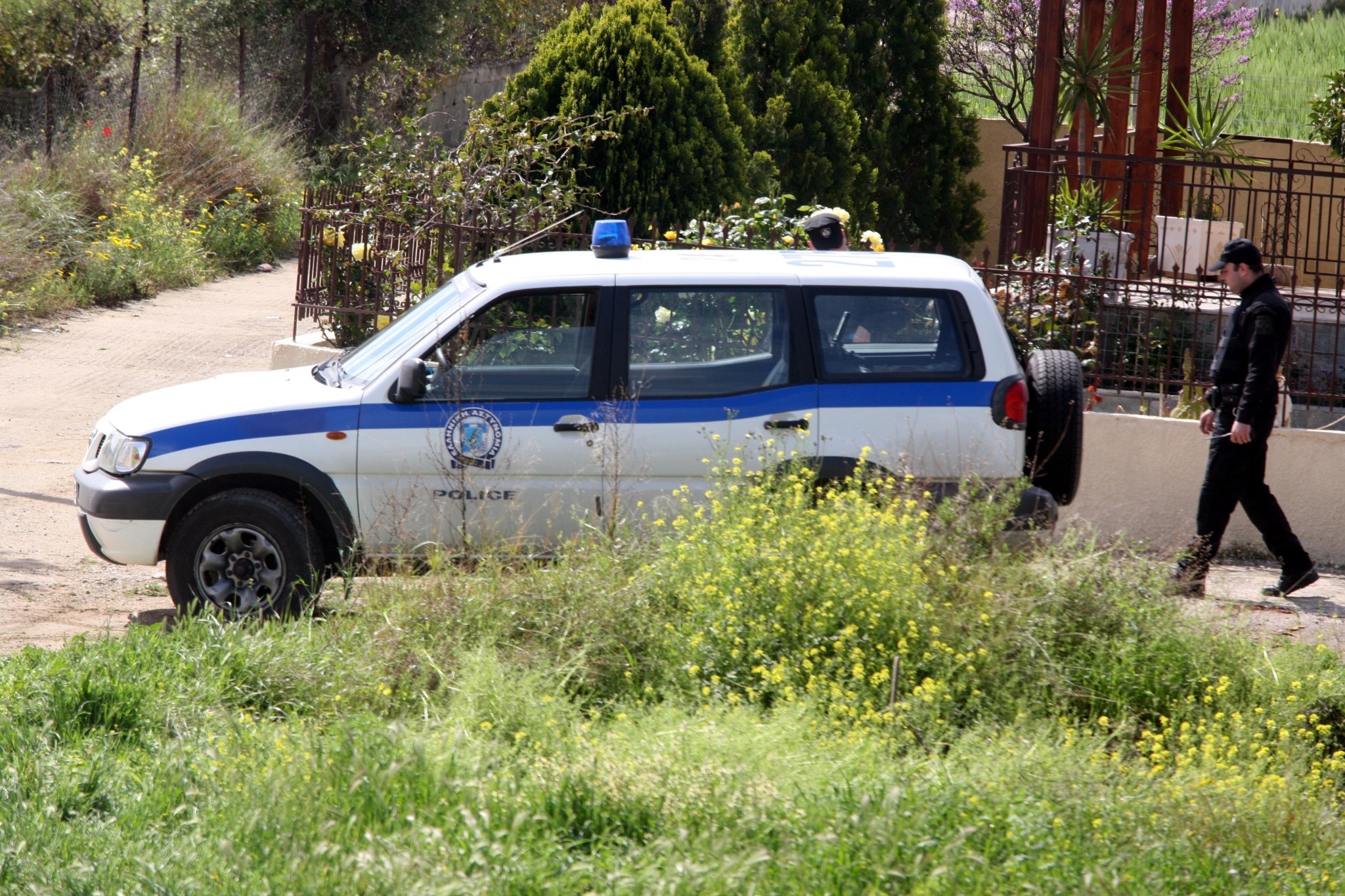 Αλεποχώρι: Άνδρας πυροβόλησε και τραυμάτισε δύο παιδιά που μπήκαν στην αυλή του