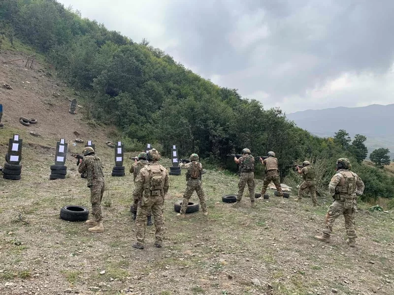 Ομάδα εκπαίδευσης της Διοίκησης Ειδικού Πολέμου του ΓΕΕΘΑ: Εκπαιδεύει τους Αρμένιους