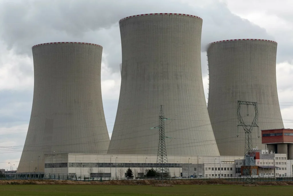 Ζαπορίζια: Eπανασυνδέθηκε με το ηλεκτρικό δίκτυο ο ένας αντιδραστήρας