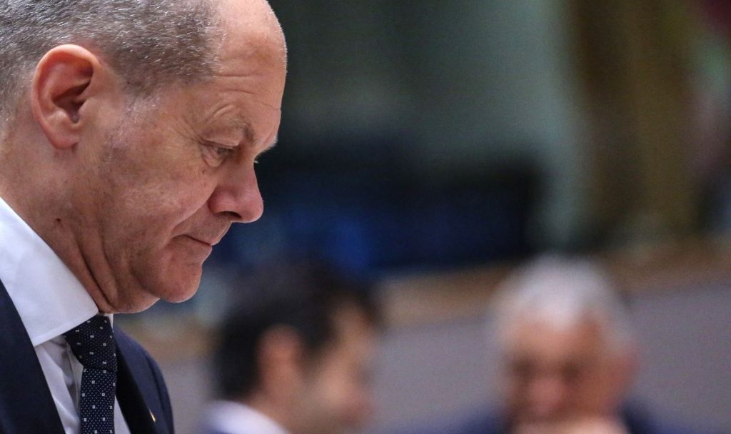 «Τρίζει» η γερμανική οικονομία: «Οι υψηλές τιμές ευνοούν τις ΗΠΑ – Γίνεται αποβιομηχανοποίηση της χώρας»