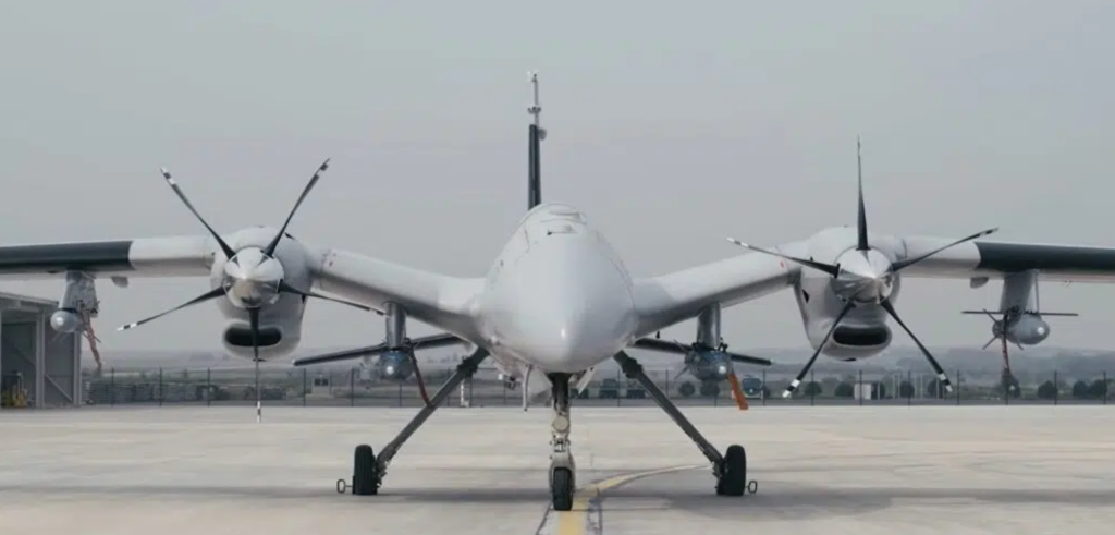 Νέες παραδόσεις του βαρέως οπλισμένου UAV Akinci στην τουρκική αεροπορία (βίντεο)