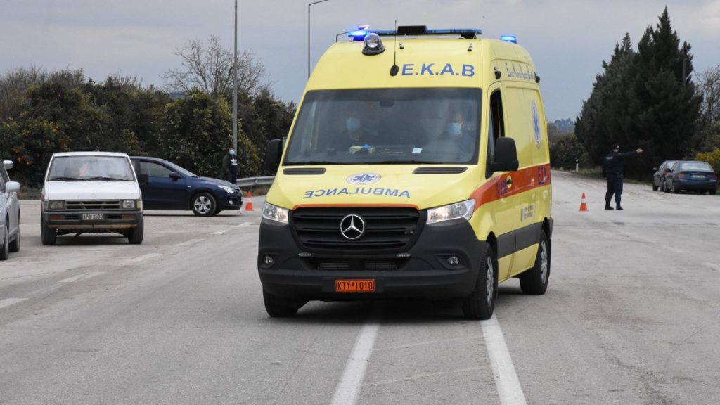 Εύβοια: Φορτηγό τούμπαρε σε γκρεμό – Σοβαρά τραυματισμένος ο οδηγός