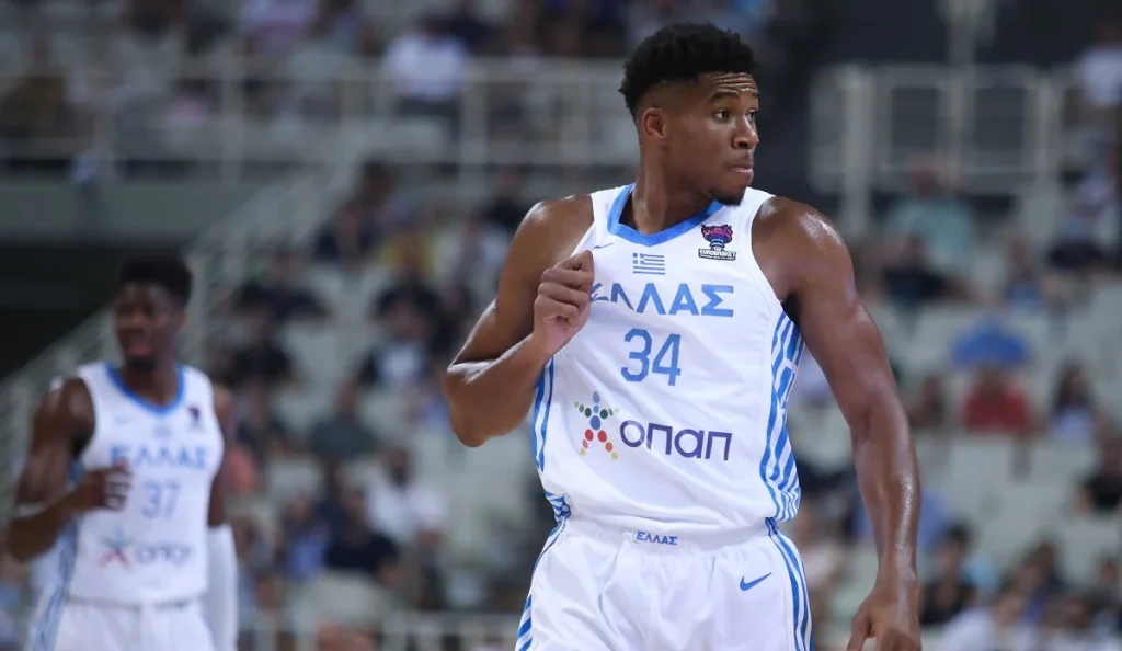 Πρώην σταρ του ΝΒΑ «θάβει» τον «Greek Freak»: «Δεν καταλαβαίνει το μπάσκετ ακόμα»