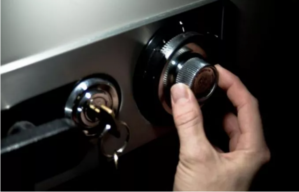 Διαρρήκτες άδειασαν χρηματοκιβώτιο από γραφεία συλλόγου στα Εξάρχεια