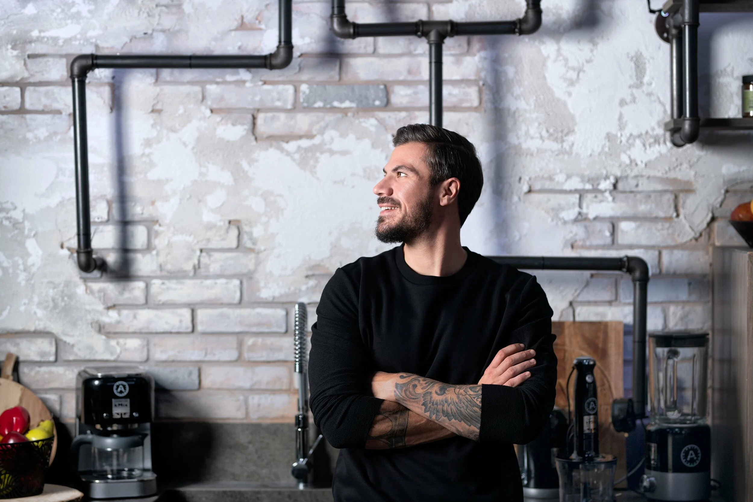 Άκης Πετρετζίκης: Πήγε φανουρόπιτα στην εκκλησία μαζί με τον γιο του, Αχιλλέα! (φωτο)