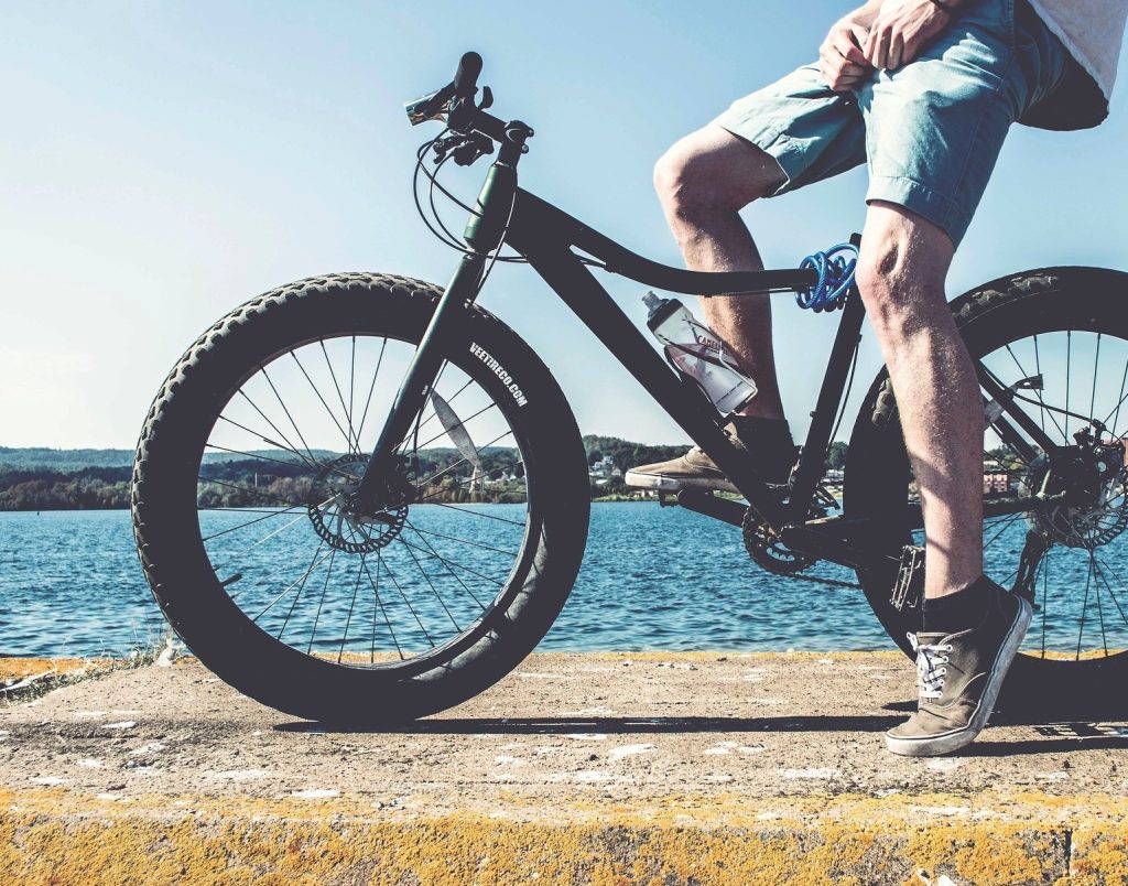 Βρετανία – Ελλάδα με το ποδήλατο για την επιστροφή των Γλυπτών του Παρθενώνα