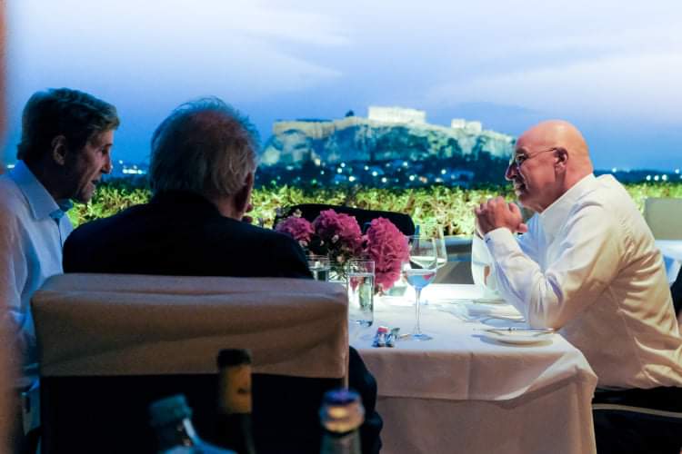 Νίκος Δένδιας: Συμμετείχε σε δείπνο με τον ειδικό απεσταλμένο των ΗΠΑ για το κλίμα Τζον Κέρι
