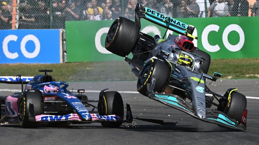 Formula 1: Φ.Αλόνσο κατά Λ.Χάμιλτον – «Ξέρει να οδηγεί μόνο όταν εκκινεί από την πρώτη θέση» (βίντεο)