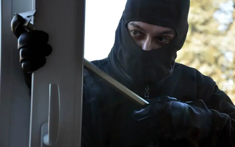Έτσι θα καταλάβετε ότι το σπίτι σας παρακολουθείται από κλέφτες