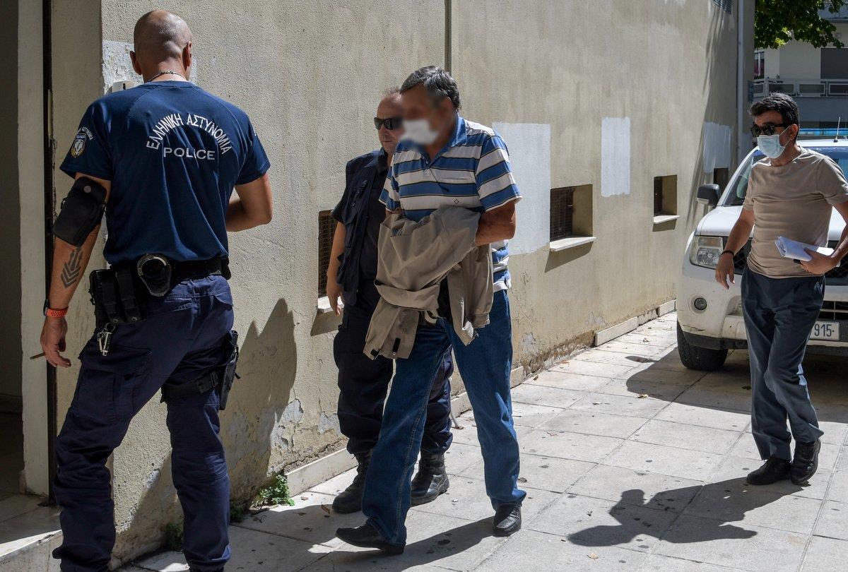 Δήμος Ζίτσας: Παύθηκε από τα καθήκοντά του ο αντιδήμαρχος για την κακοποίηση του γαϊδουριού