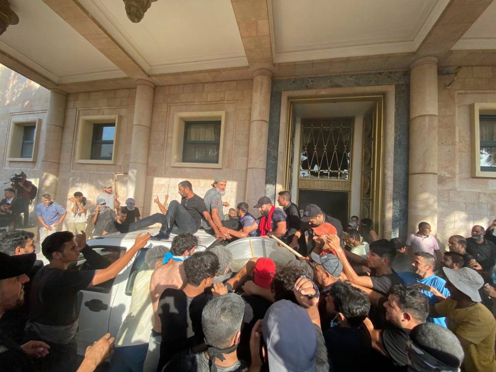 Ιράκ: Νεκροί και τραυματίες σε συγκρούσεις οπαδών και αντιπάλων του Μοκτάντα Σαντρω