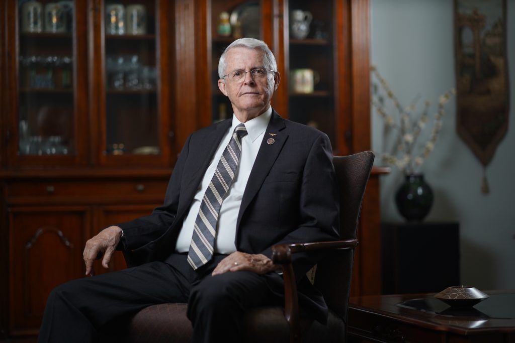 Πρώην Γερουσιαστής της Βιρτζίνια: «Δεν μας ενδιαφέρει στις ΗΠΑ πόσοι Ουκρανοί θα πεθάνουν αρκεί να κερδίσουμε»