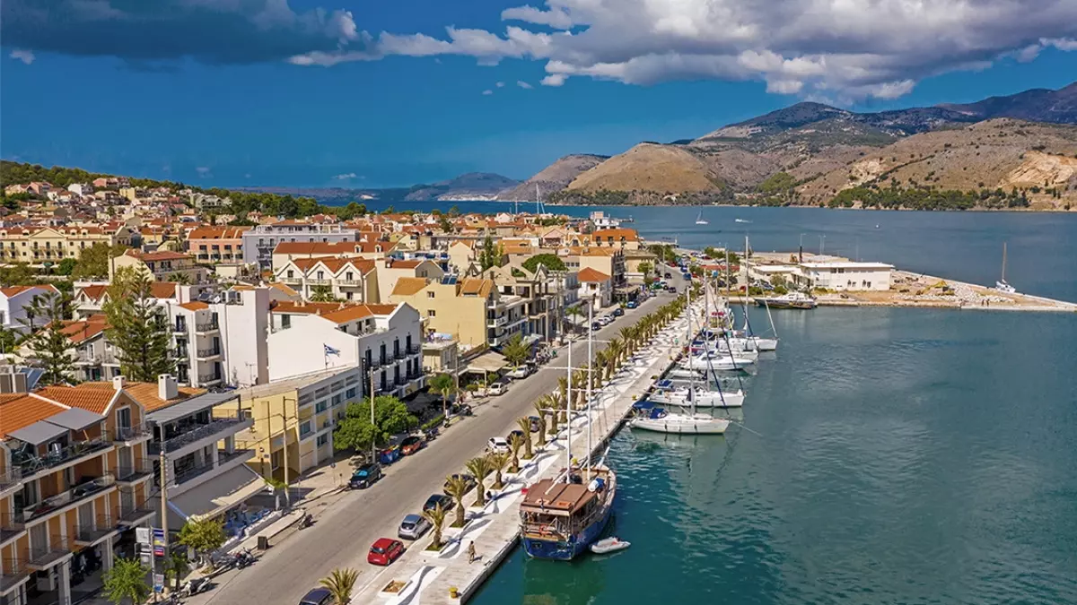 Κεφαλονιά: Αυτοκίνητο έπεσε στο λιμάνι του Αργοστολίου – Νεκρός ο οδηγός (βίντεο)