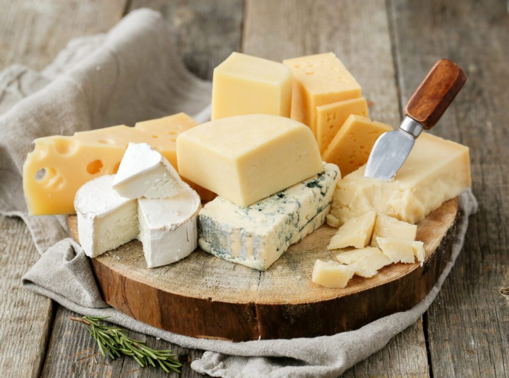 Νέα μελέτη: Αυτό είναι το τυρί που ωφελεί τα οστά & την καρδιομεταβολική υγεία
