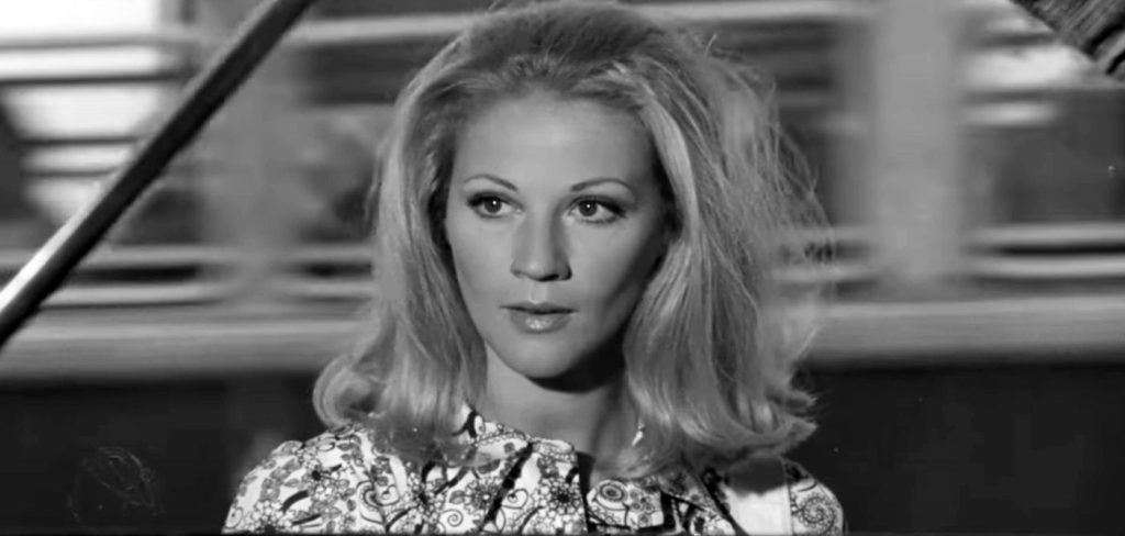 Ζωη Λάσκαρη: Δείτε το ποσό που πήρε για το θρυλικό γυμνό εξώφυλλο στο Playboy (φωτο)