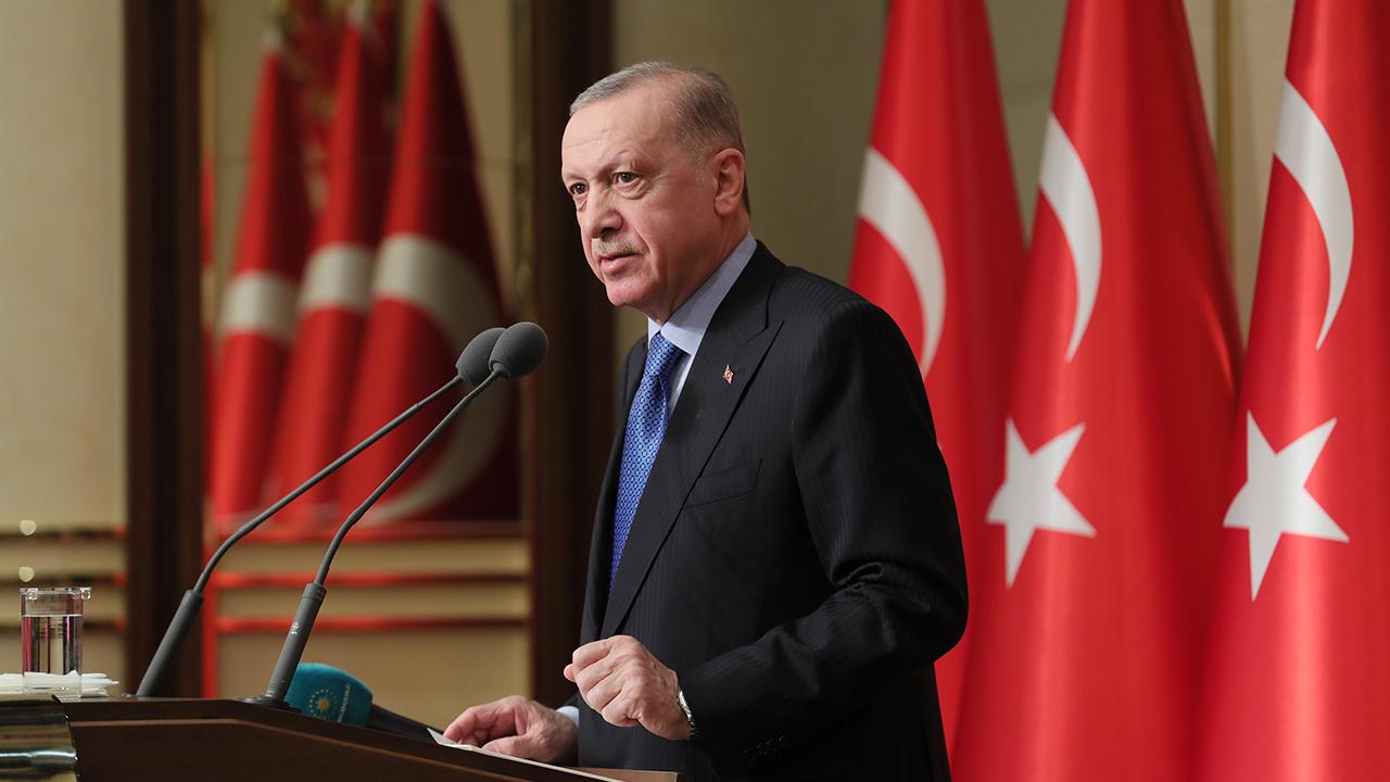 Νέα επίθεση Ερντογάν: «Η Ελλάδα δεν είναι ισότιμος συνομιλητής μας – Ούτε πολιτικά ούτε στρατιωτικά»