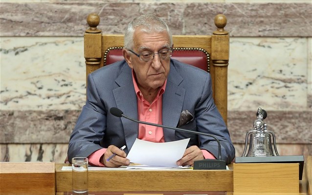 «Πυρά» και από Νικήτα Κακλαμάνη: «Δεν μπορεί να μην έχω το δικαίωμα να μάθω γιατί παρακολουθούμαι»