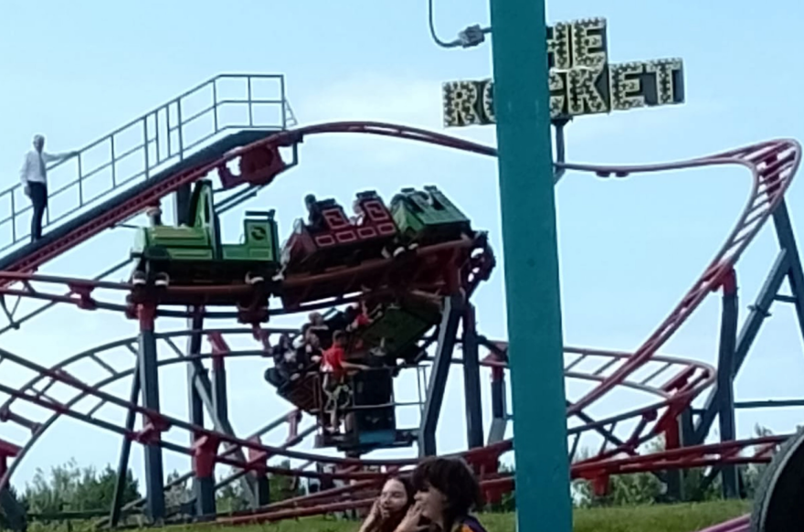 Βρετανία: Βλάβη σε τρενάκι λούνα παρκ άφησε για 90 λεπτά κρεμασμένα 19 άτομα σε ύψος 6 μέτρων