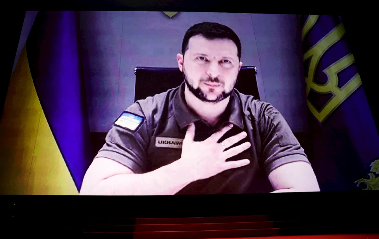 Β.Ζελένσκι – Και στο Φεστιβάλ Βενετίας: «Μην ξεχνάτε τον πόλεμο»