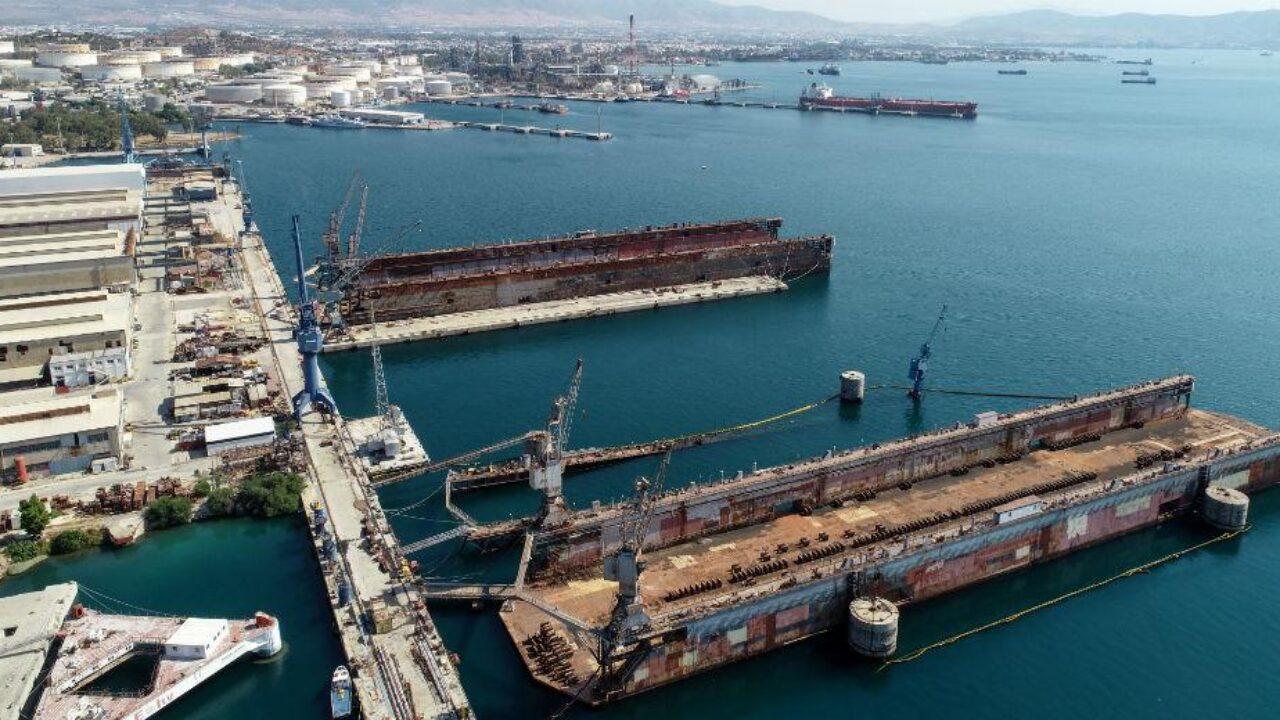 16 σωματεία ναυτεργατών καταδικάζουν το νομοσχέδιο για τα Ναυπηγεία Ελευσίνας- Πάνε να διαγράψουν χρέη προς το ΠΝ