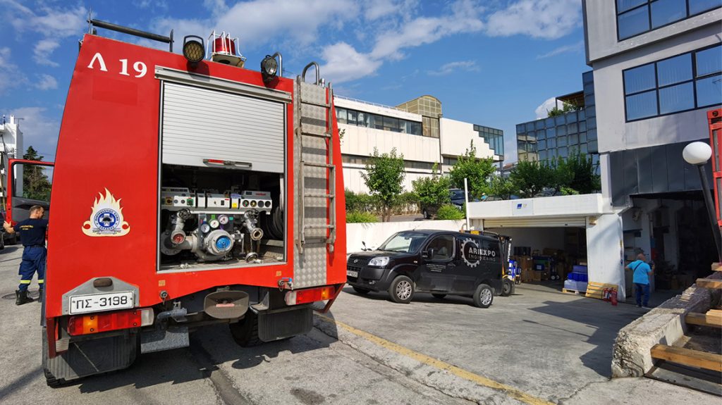 Άλιμος: Έκρηξη σε συνεργείο σκαφών – Τρεις τραυματίες