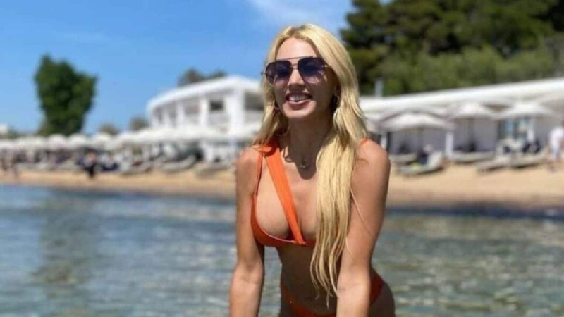 Κωνσταντίνα Σπυροπούλου: Ποζάρει με το μπικίνι της και φλατ κοιλίτσα αλλά δεν διαψεύδει ότι είναι έγκυος