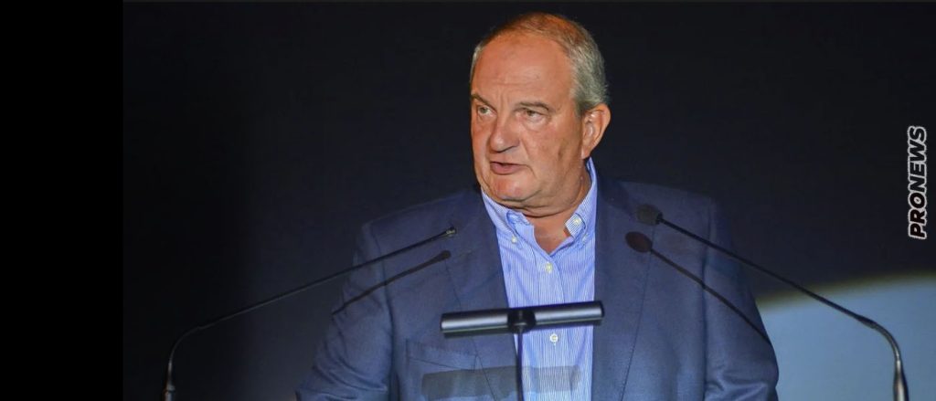 Τι σημαίνει η καταγγελία της κυβέρνησης από τον Κ.Καραμανλή: Θρυαλλίδα εξελίξεων; (upd)