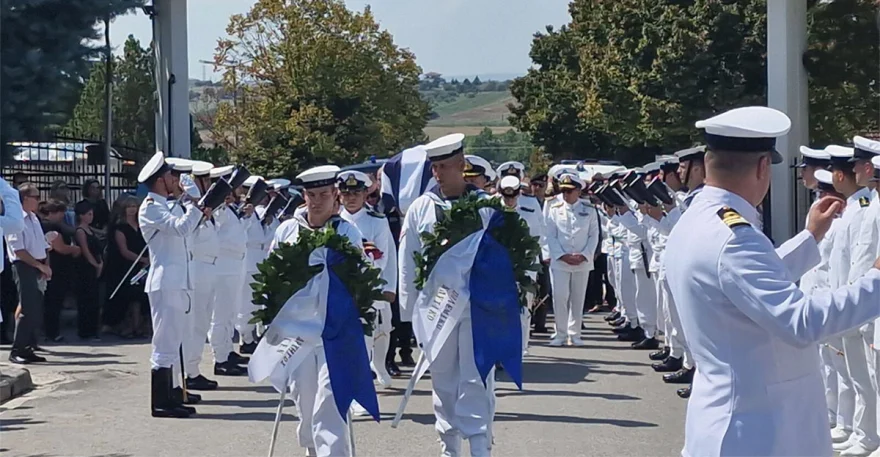 Βαρύ πένθος στην κηδεία της άτυχης 19χρονης ναυτικής δοκίμου που έχασε την ζωή της αναπάντεχα