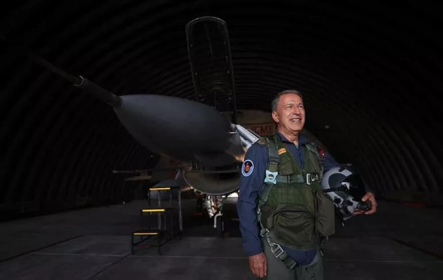 Πολεμική ενέργεια από τον Χ.Ακάρ: Πραγματοποίησε «ειδική πτήση πάνω από το Βόρειο Αίγαιο» με F-16 (βίντεο)
