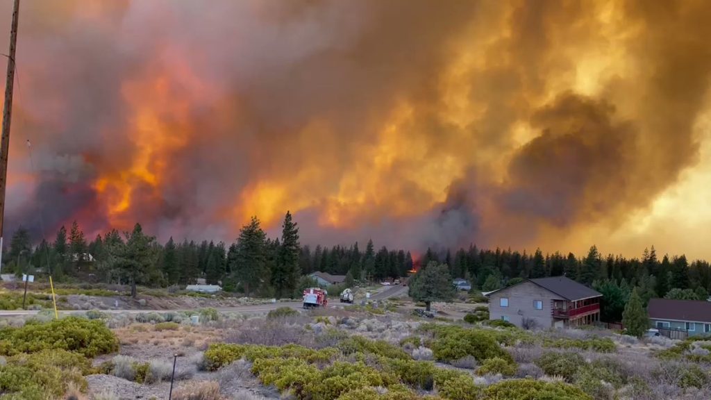 ΗΠΑ: Εντολή εκκένωσης περιοχών στη βόρεια Καλιφόρνια λόγω πυρκαγιάς