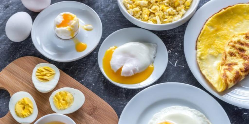 Αυγό: Θερμίδες ανάλογα με το μέγεθος και τον τρόπο μαγειρέματος – Ποιοι οι πιθανοί κίνδυνοι