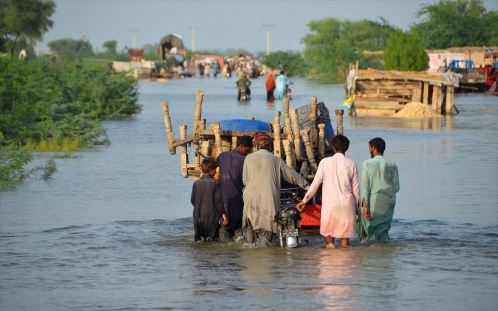 Πλημμύρες στο Πακιστάν: «Μεγάλος κίνδυνος να εξαπλωθούν θανατηφόρες ασθένειες που μεταδίδονται μέσω του νερού»