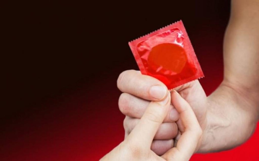 Έρευνα: Οι άνδρες επιλέγουν να φορούν αθλητικά εσώρουχα τύπου σπασουάρ για να αποφύγουν τη χρήση προφυλακτικού