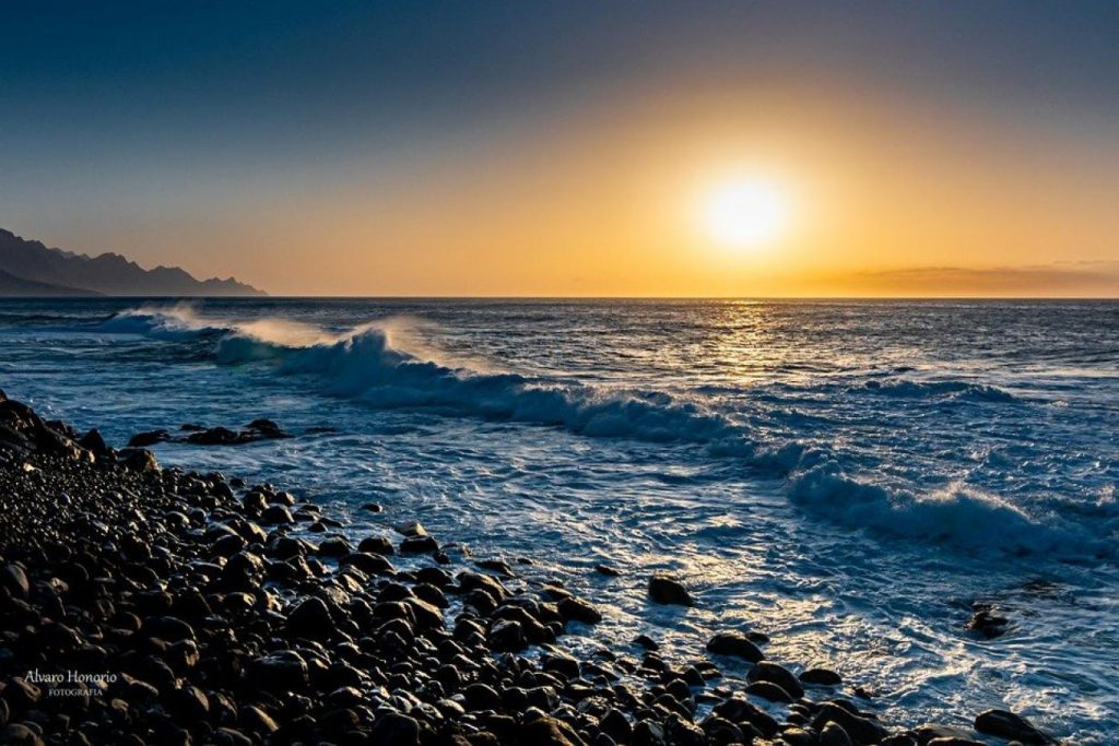 Καιρός: Χωρίς πολλά μελτέμια ο φετινός Αύγουστος – Ανέβηκε η θερμοκρασία της θάλασσας