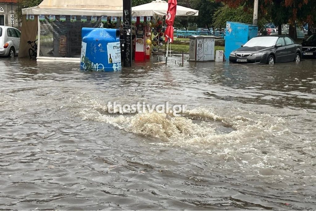 Θεσσαλονίκη: Κλειστή η εσωτερική περιφερειακή στον Εύοσμο λόγω πλημμύρας