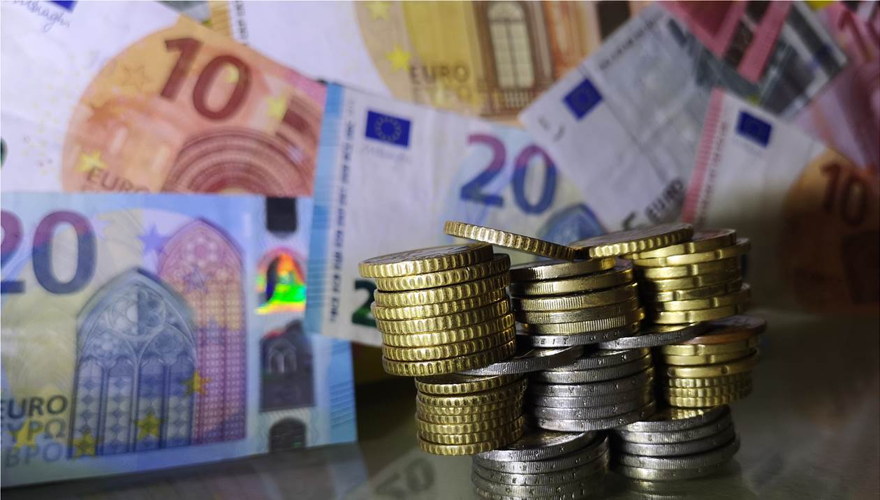 Ξεκινούν οι αιτήσεις για το ειδικό εποχικό επίδομα – Ποιοι είναι οι δικαιούχοι & ποιοι μένουν εκτός