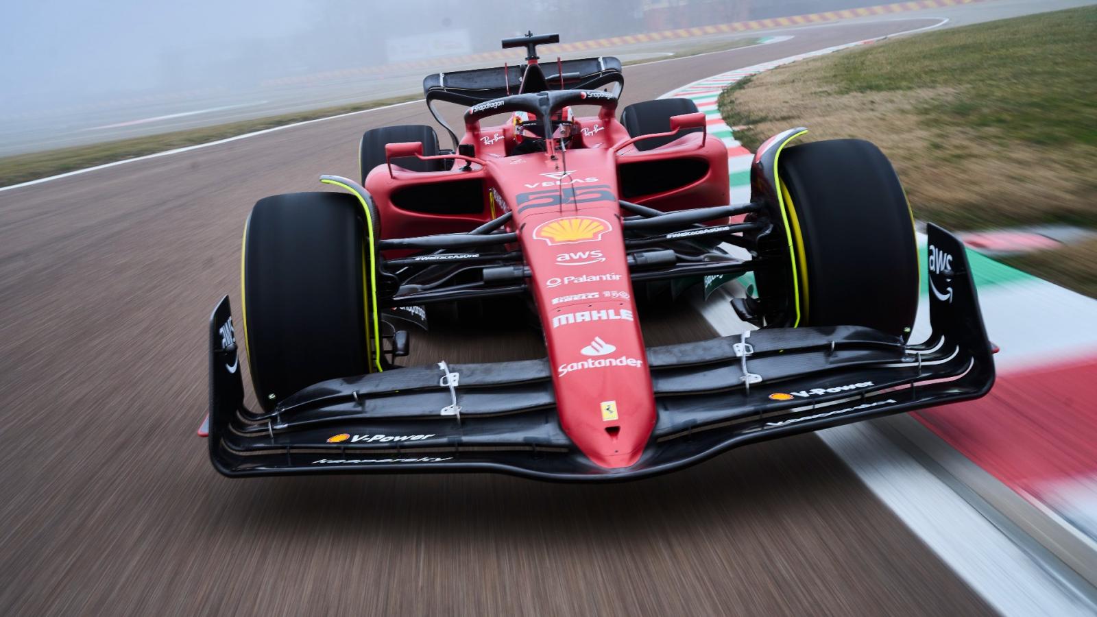 Formula 1: Ξέχασαν το τέταρτο ελαστικό στο πιο ντροπιαστικό pit-stop στην ιστορία της Ferrari (βίντεο)