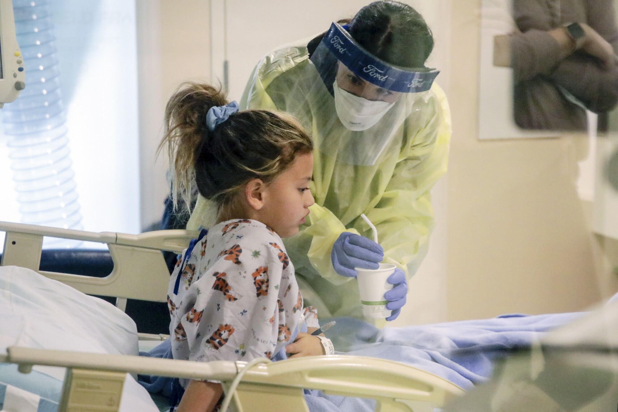 Fox News: «Στα αμερικανικά νοσοκομεία πραγματοποιούν τρομερά πειράματα σε παιδιά»! (βίντεο)