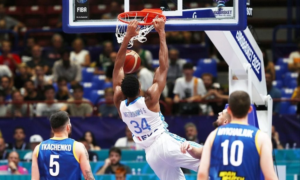 Eurobasket: Ελλάδα – Ουκρανία 99-79 – «Σφράγισε» την πρωτιά στον όμιλο με «αγριεμένο» Γ.Αντετοκούνμπο