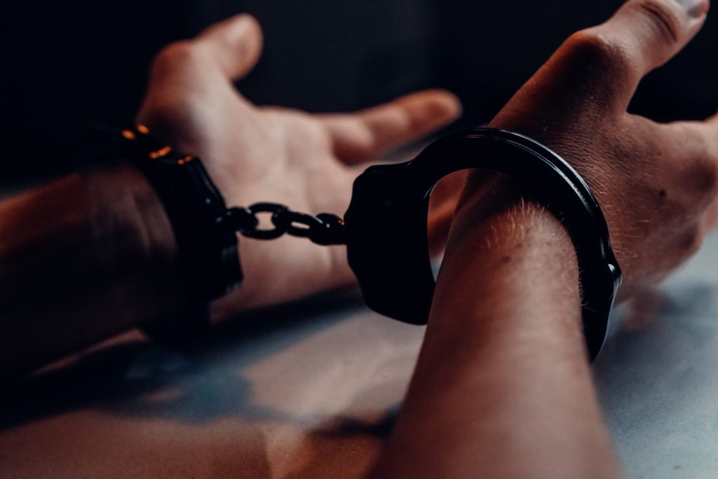 Περιστέρι: Ελεύθερος με περιοριστικούς όρους ο συλληφθείς με τον εμπρηστικό μηχανισμό