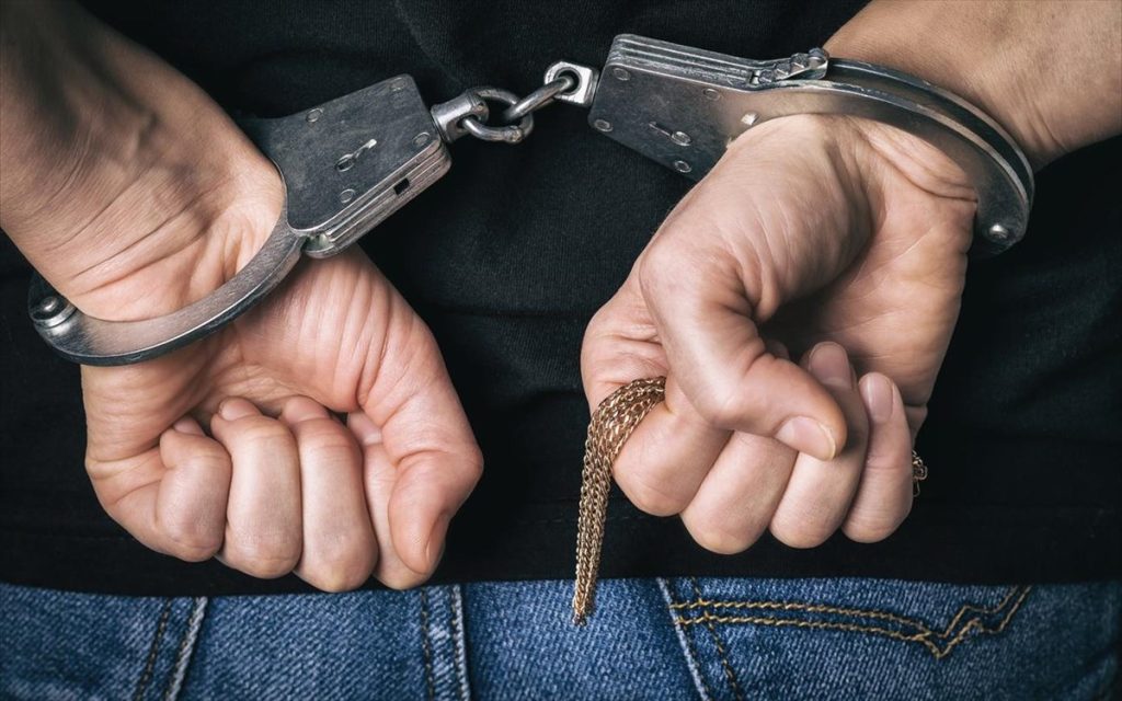 Συνελήφθη άνδρας στο Περιστέρι με αυτοσχέδιο εμπρηστικό μηχανισμό