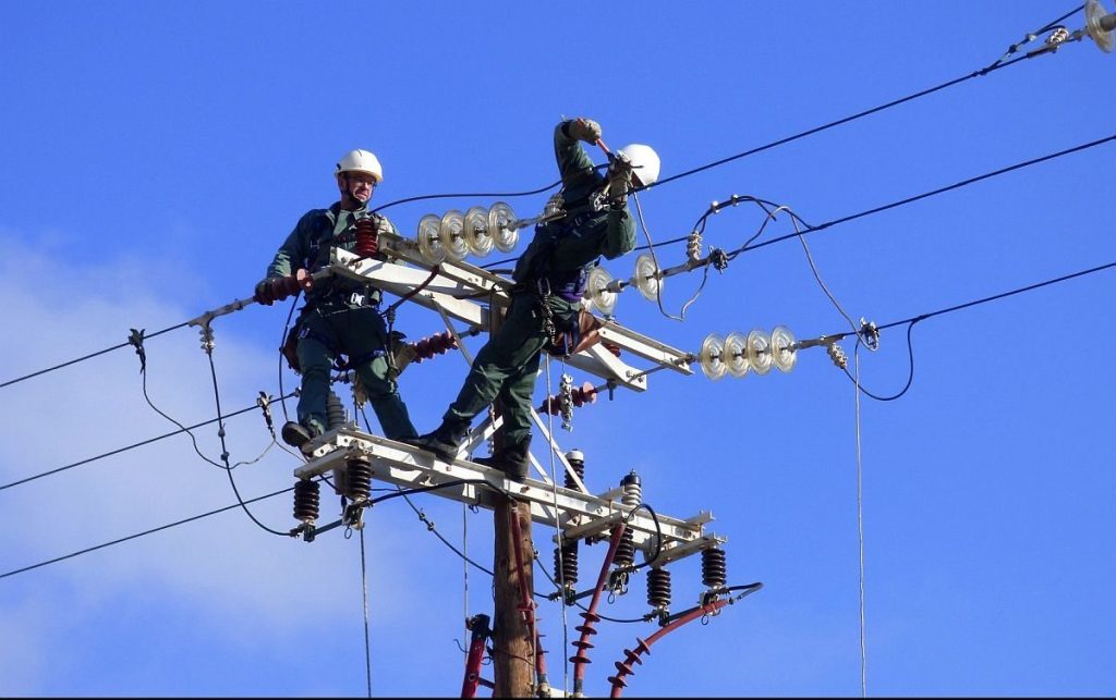 Με τα πρώτα 40αρια βλάβες στο δίκτυο – Διακοπή ρεύματος σε περιοχές της Αθήνας (upd)