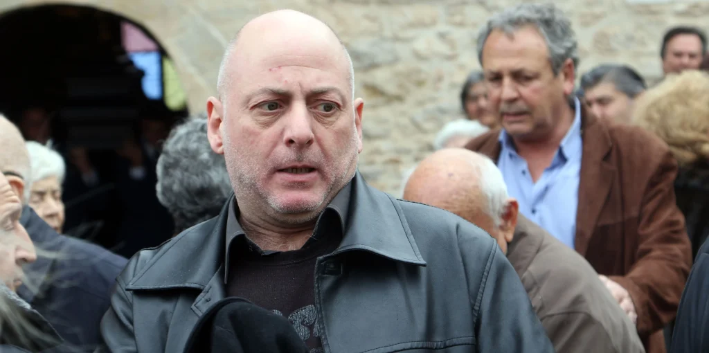 Γιώργος Λαμπάτος: «Η Ελπίδα Νίνου έκανε τα στραβά μάτια για να μην χάσει τη χλιδάτη ζωή»